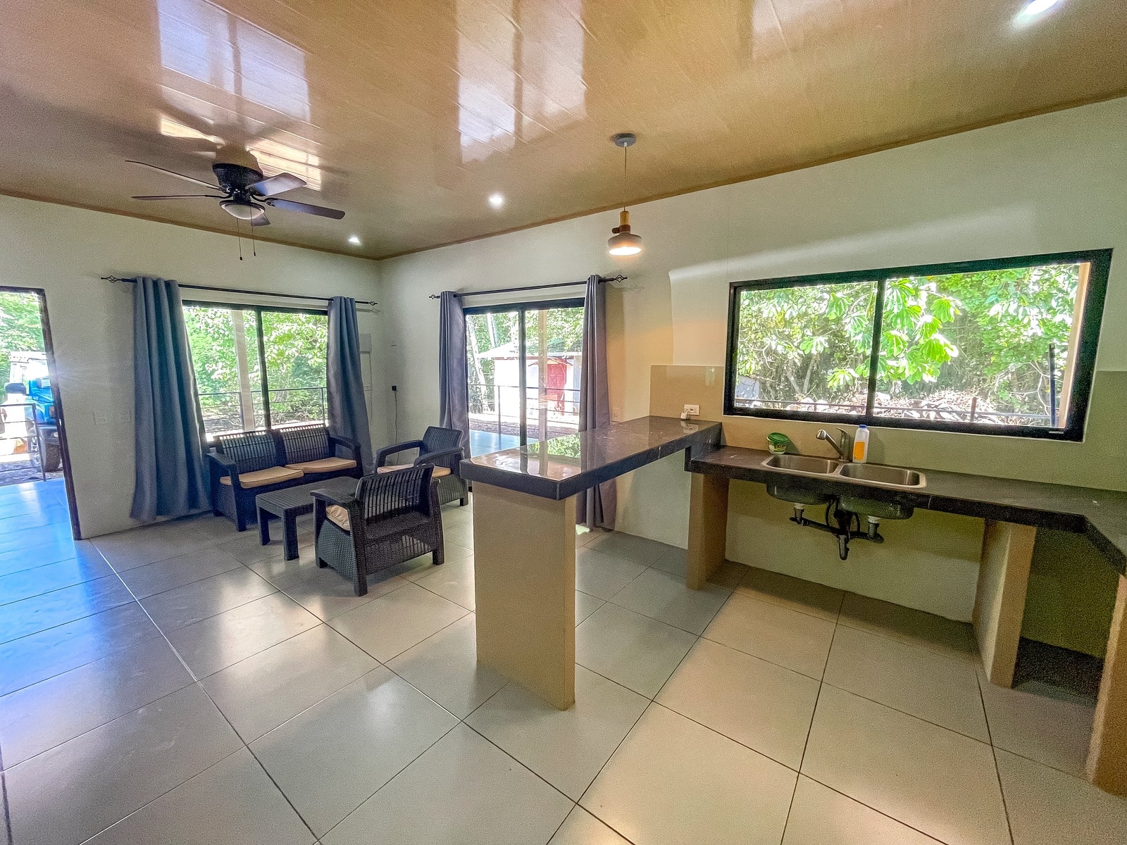 Jungle House With a Huge Field to Expand it — photo 10 of 16