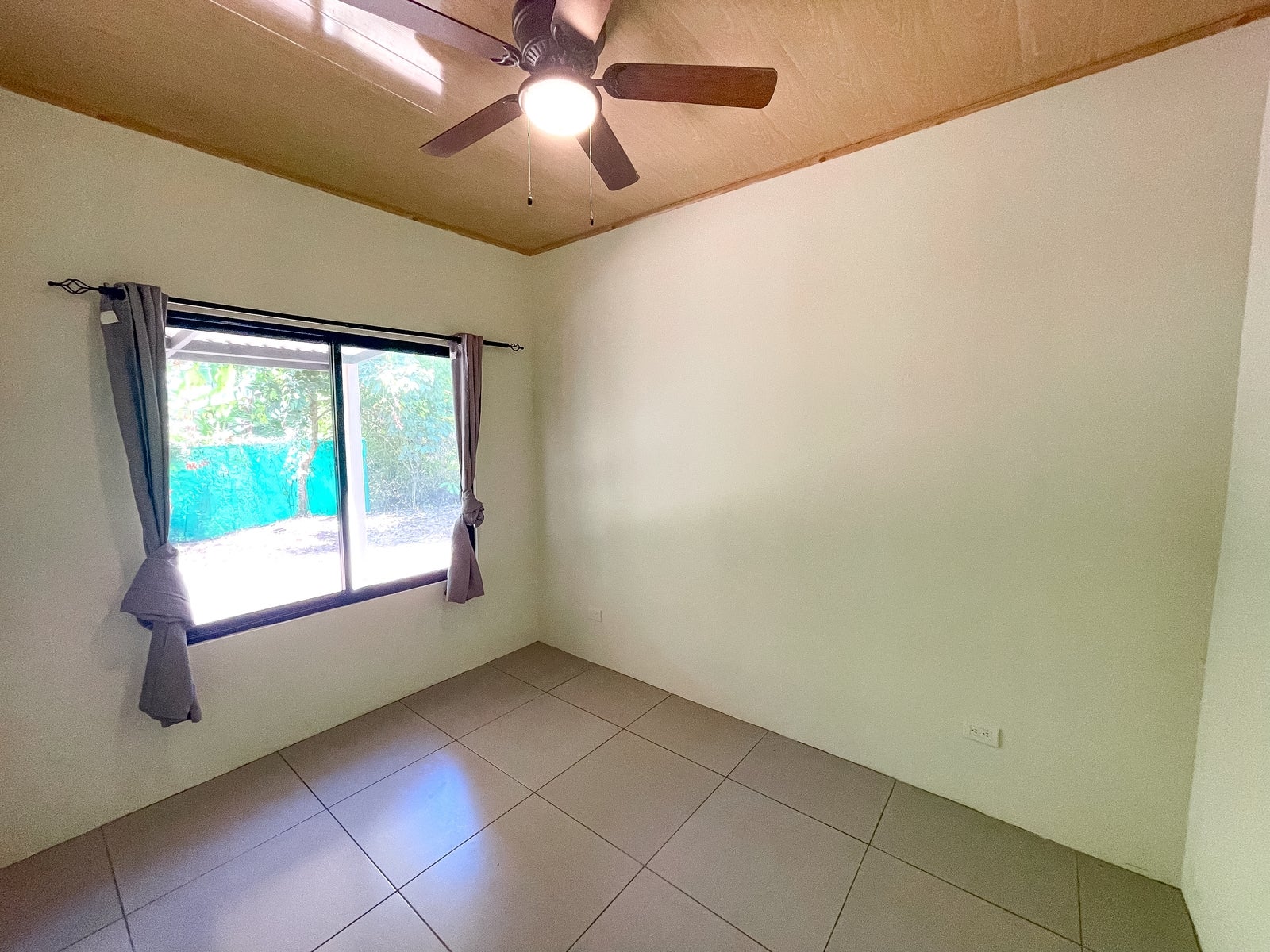 Jungle House With a Huge Field to Expand it — photo 14 of 16