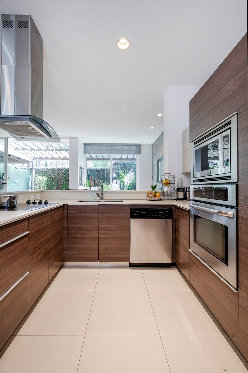 Asurcano modern family residence. — photo 8 of 19