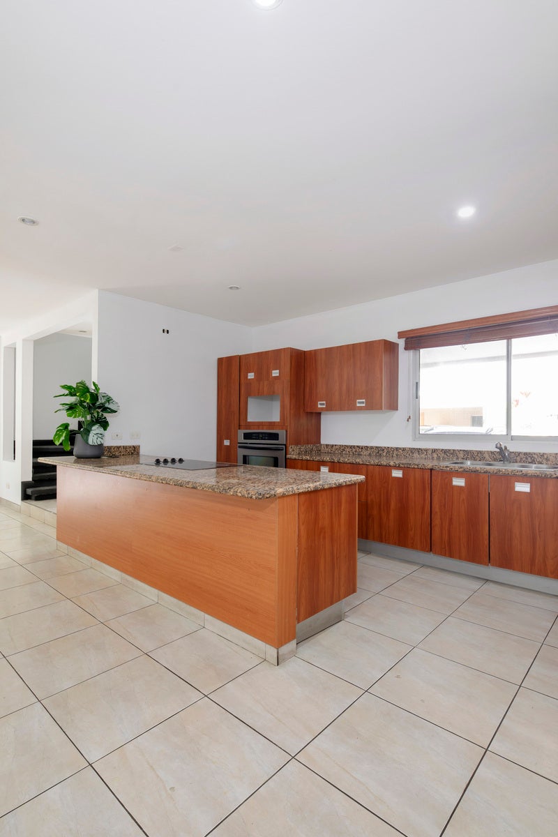 Condominio Casa Sol Santa Ana — photo 2 of 19