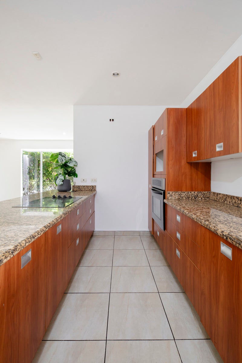 Condominio Casa Sol Santa Ana — photo 10 of 19
