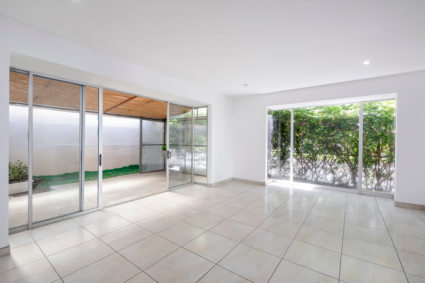 Condominio Casa Sol Santa Ana — photo 9 of 19