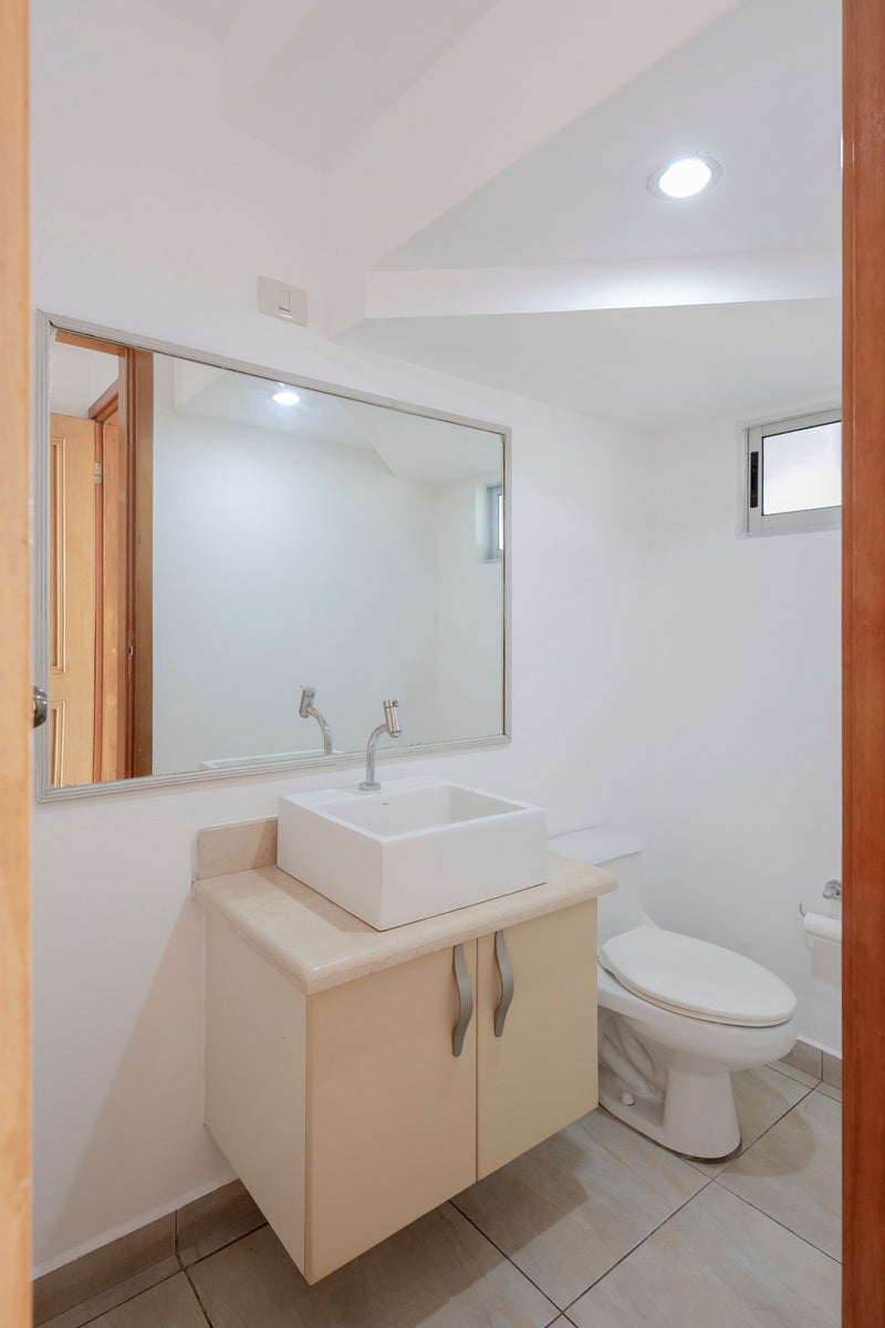 Condominio Casa Sol Santa Ana — photo 16 of 19