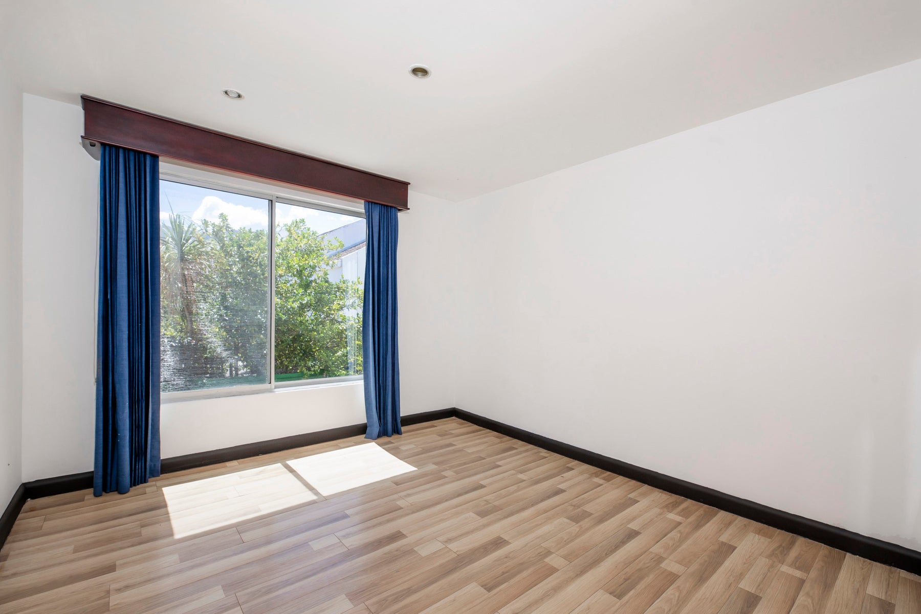 Condominio Casa Sol Santa Ana — photo 18 of 19
