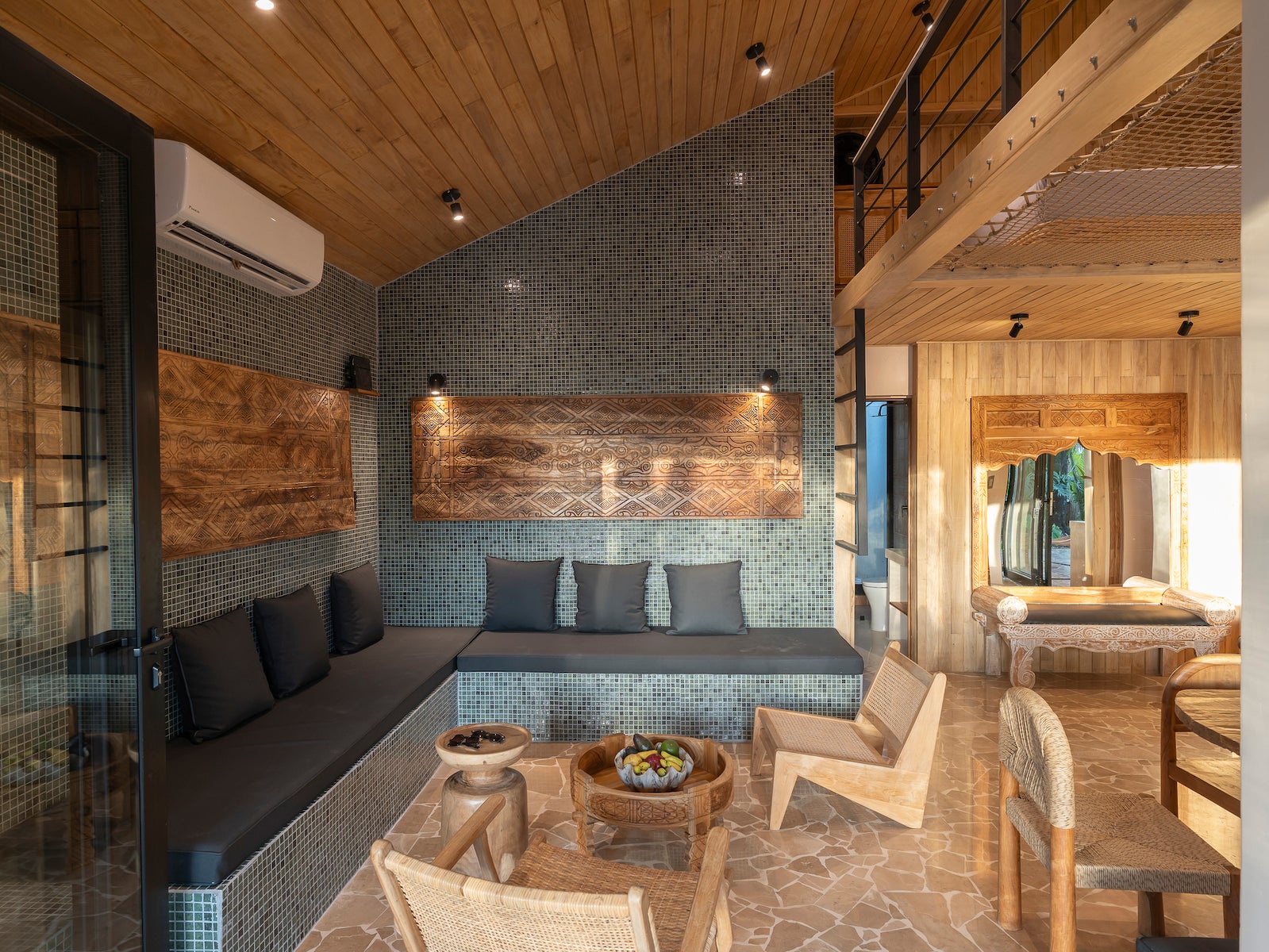 Modern Three Bedroom House with Pool — foto 14 de 19