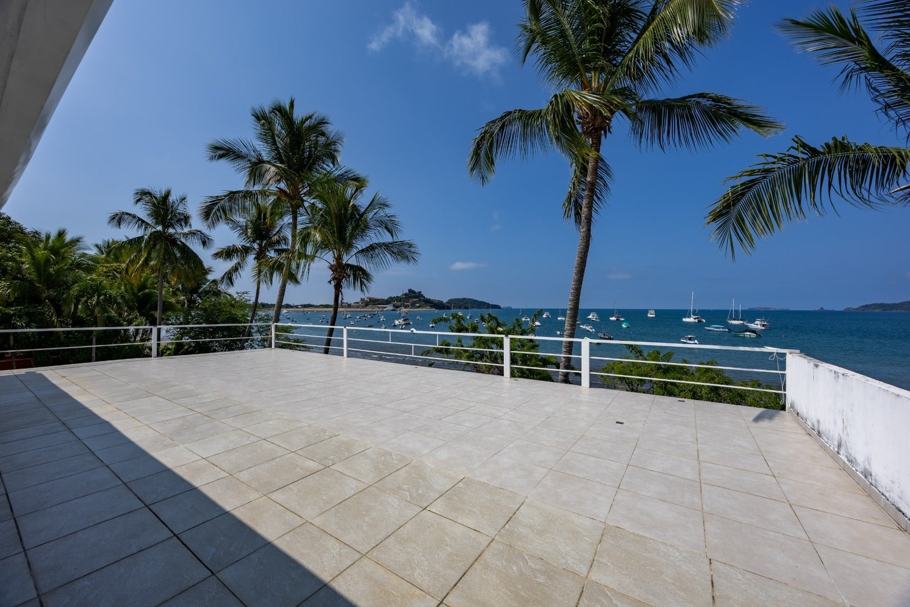 Double Beachfront Mixed Use Estate — photo 6 of 19