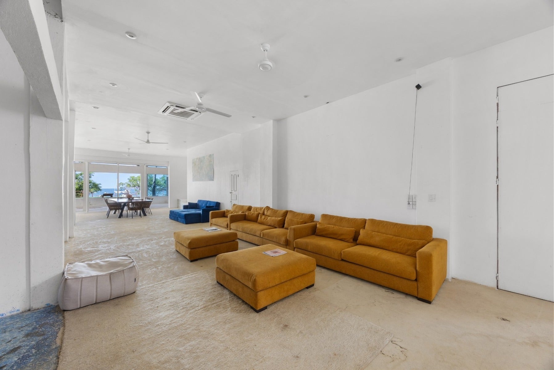 Double Beachfront Mixed Use Estate — photo 9 of 19