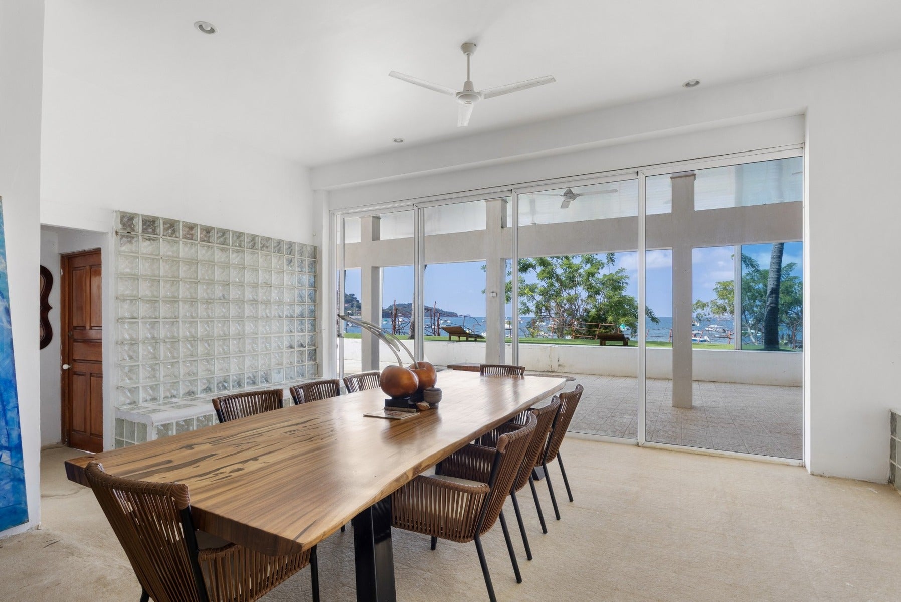 Double Beachfront Mixed Use Estate — photo 11 of 19