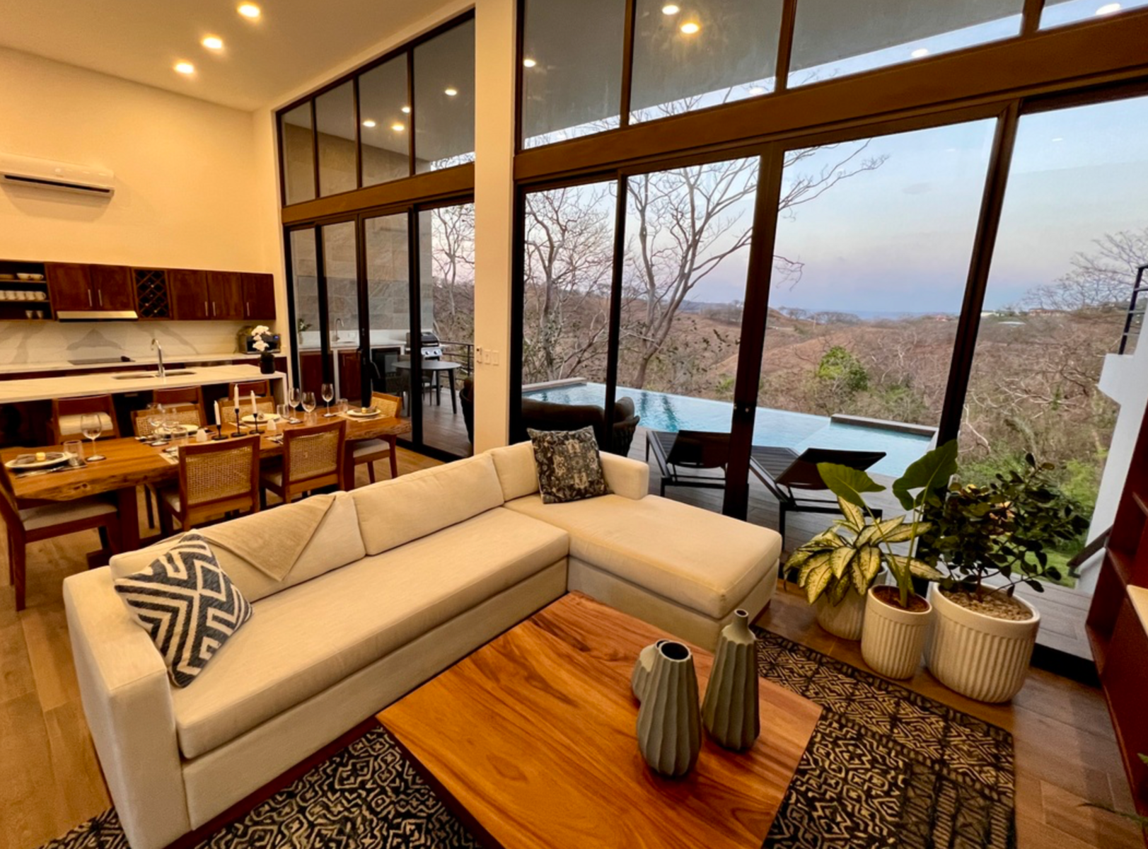 Altos de Cacique  Beautiful modern house with pool and wonderful views — photo 3 of 14