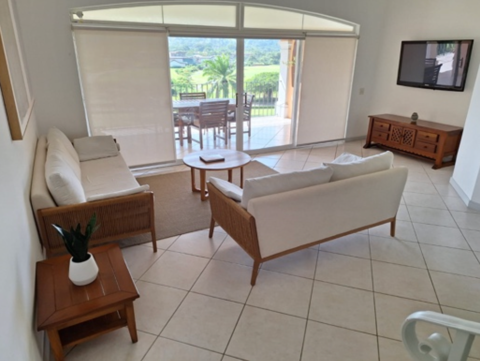 Turnkey Condo in Golf Community — photo 4 of 19