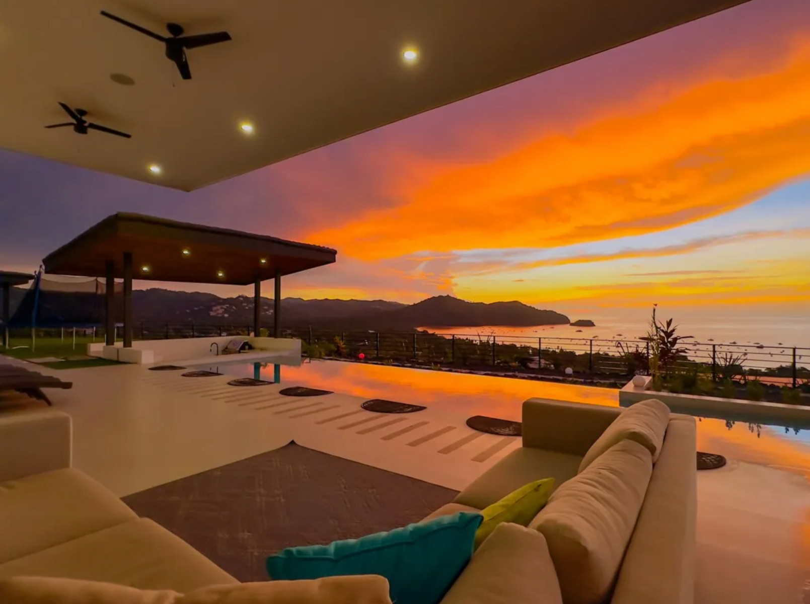 Luxury Residence with Panoramic Ocean Views Casa Siete Cielos — photo 12 of 19
