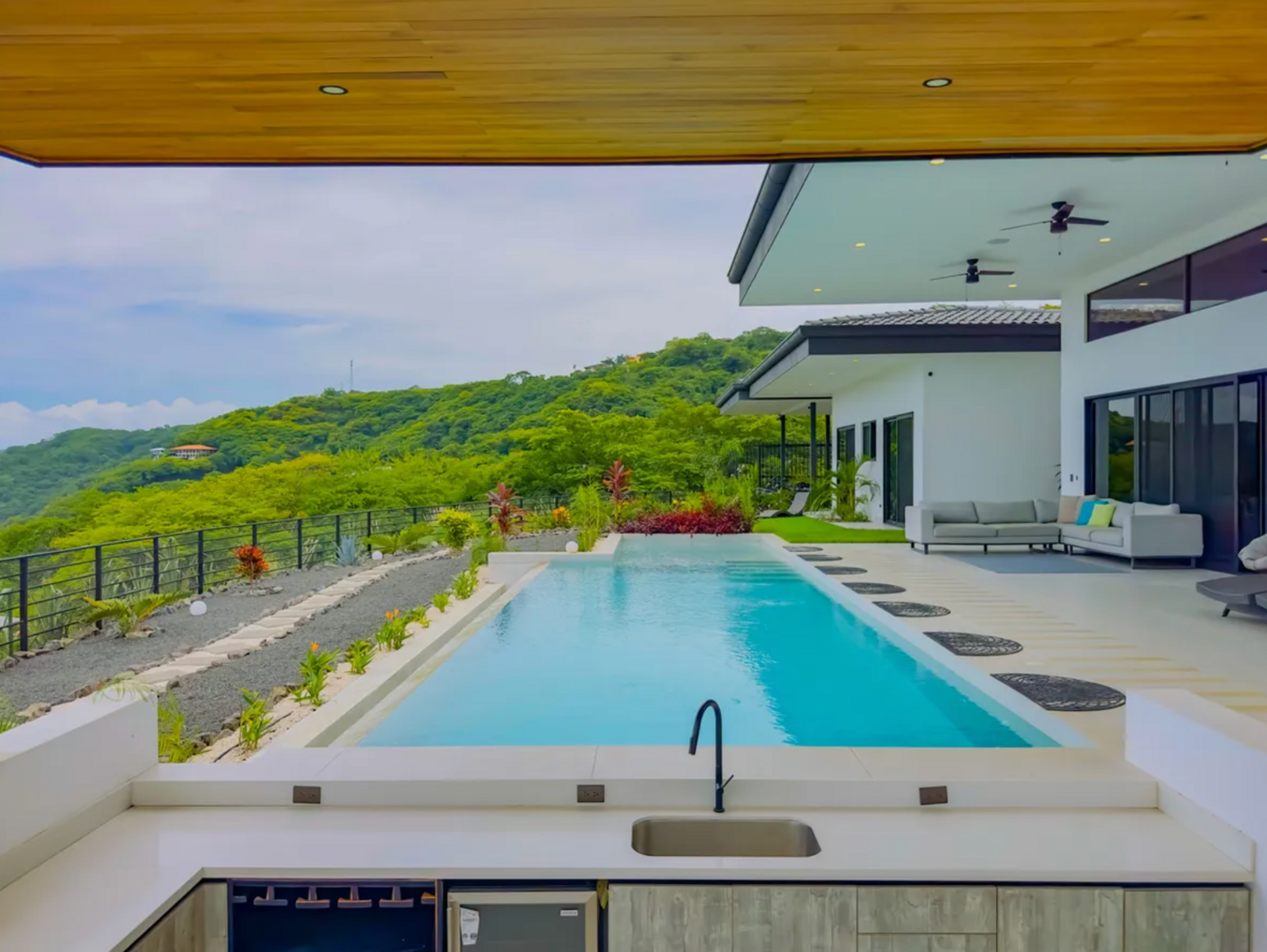 Luxury Residence with Panoramic Ocean Views Casa Siete Cielos — photo 17 of 19