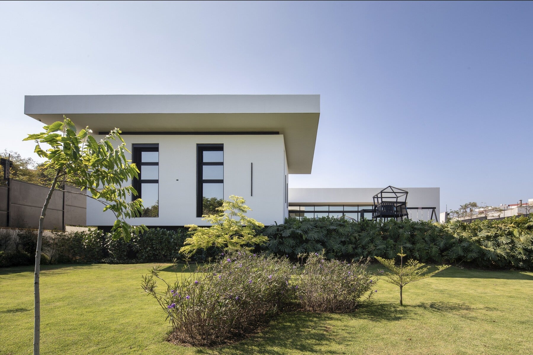 A Masterpiece of Modern Living in Bosques de Doña Rosa — photo 5 of 19