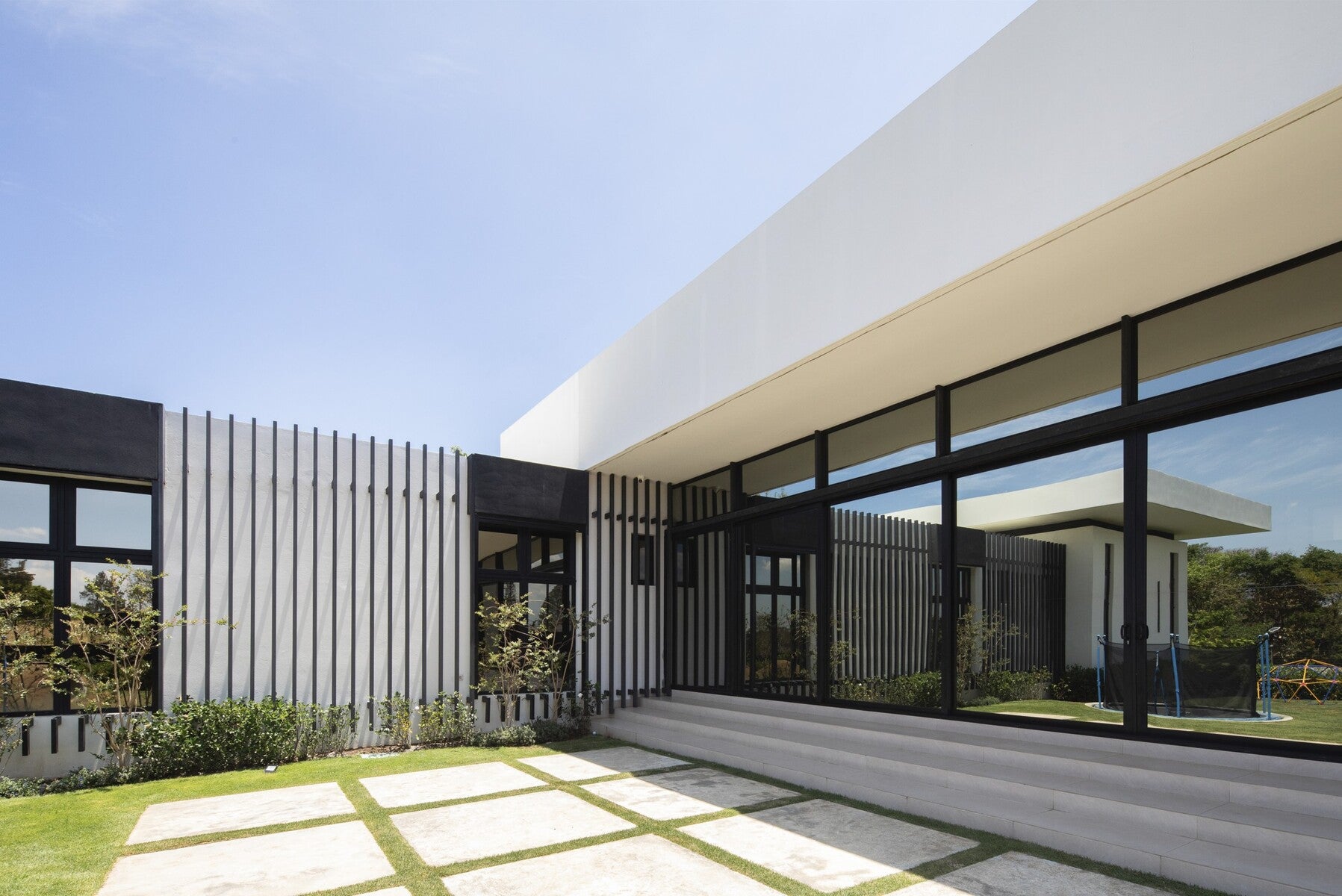 A Masterpiece of Modern Living in Bosques de Doña Rosa — photo 6 of 19