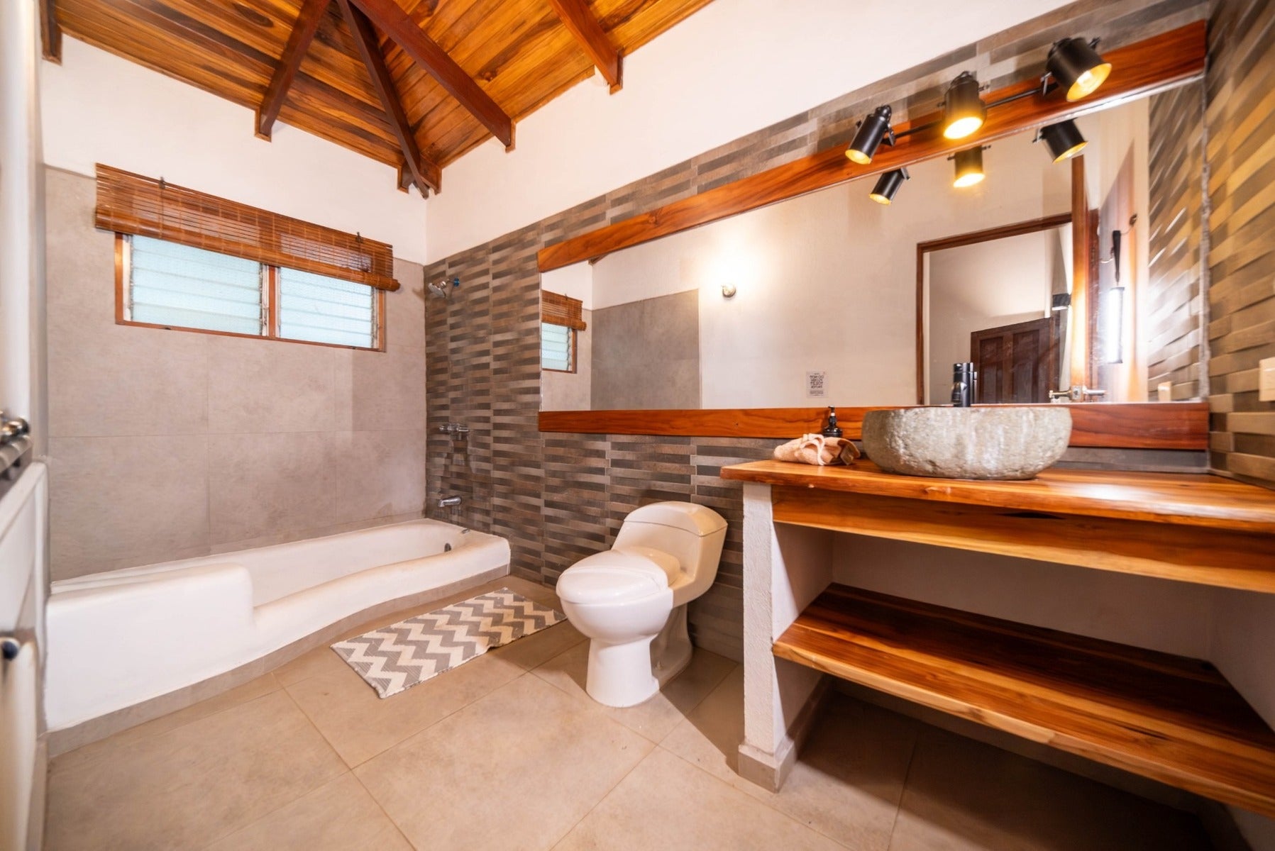 Jungle Luxe Boutique Hotel — photo 15 of 19