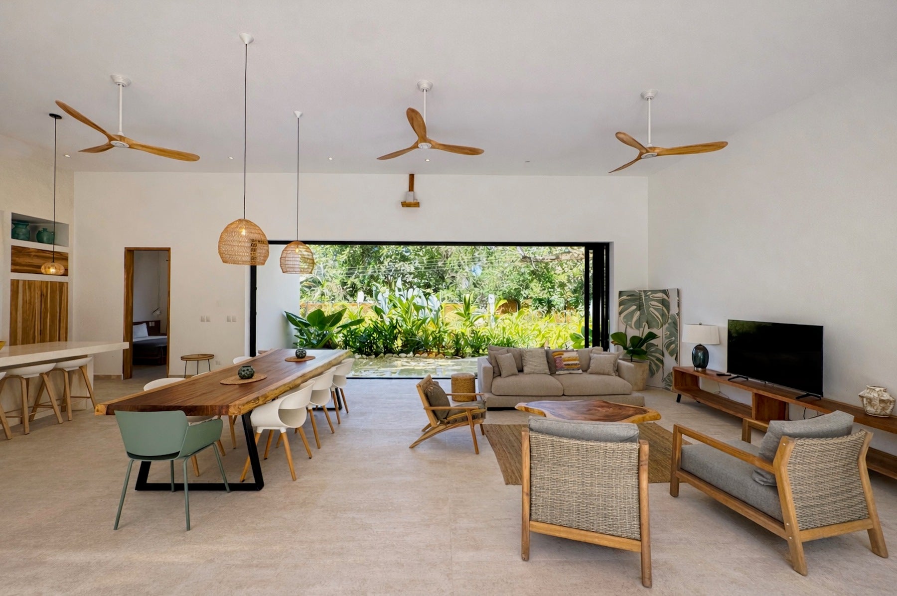 New Modern Tropical Retreat with Pool, Playa Carmen, Santa Teresa, Cobano, Puntarenas, Puntarenas, Costa Rica 60111 — photo 4 of 5