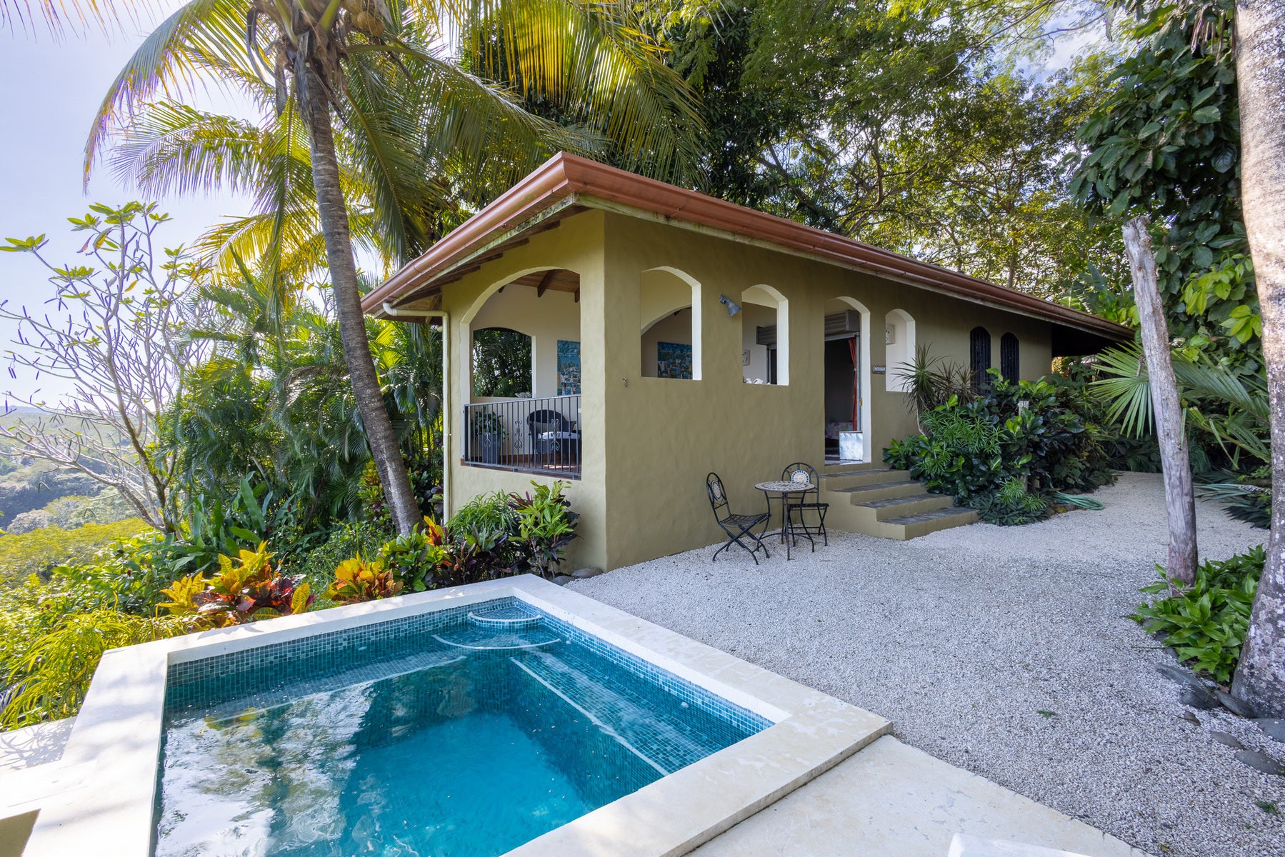 Beautiful Private Estate with Spectacular Views — photo 12 of 19