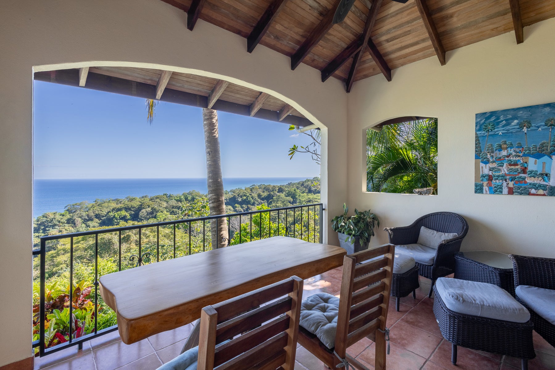 Beautiful Private Estate with Spectacular Views — photo 14 of 19