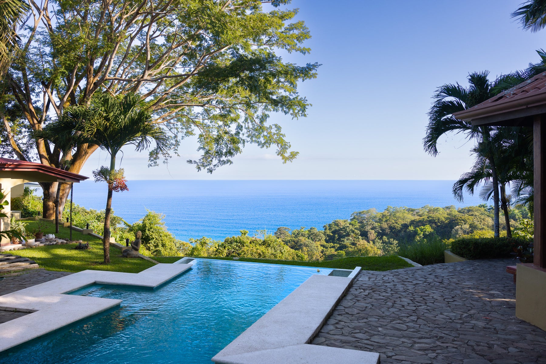 Beautiful Private Estate with Spectacular Views — photo 19 of 19