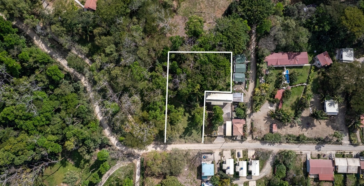Lot 5-minutes from the beach — photo 3 of 8