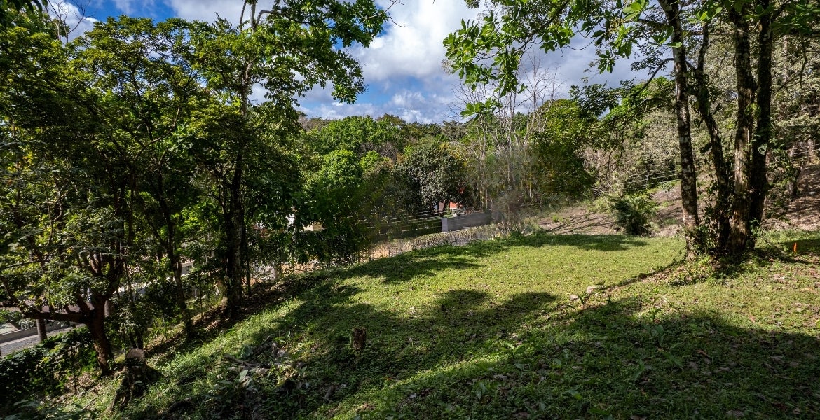 Lot 5-minutes from the beach — photo 8 of 8