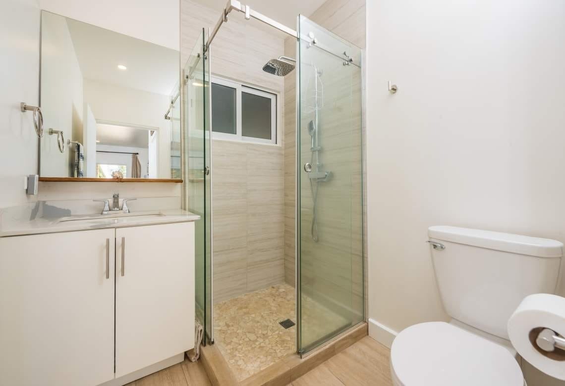 Modern Surfside Pool Home — photo 6 of 19