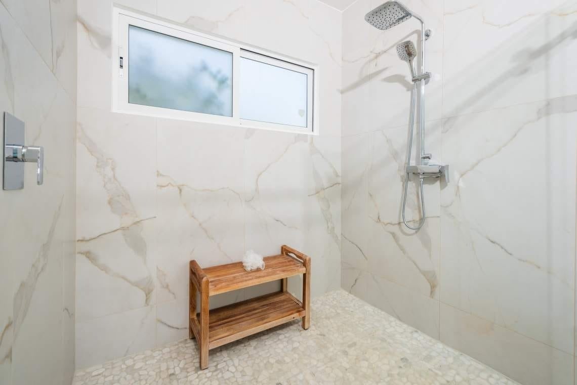 Modern Surfside Pool Home — photo 11 of 19
