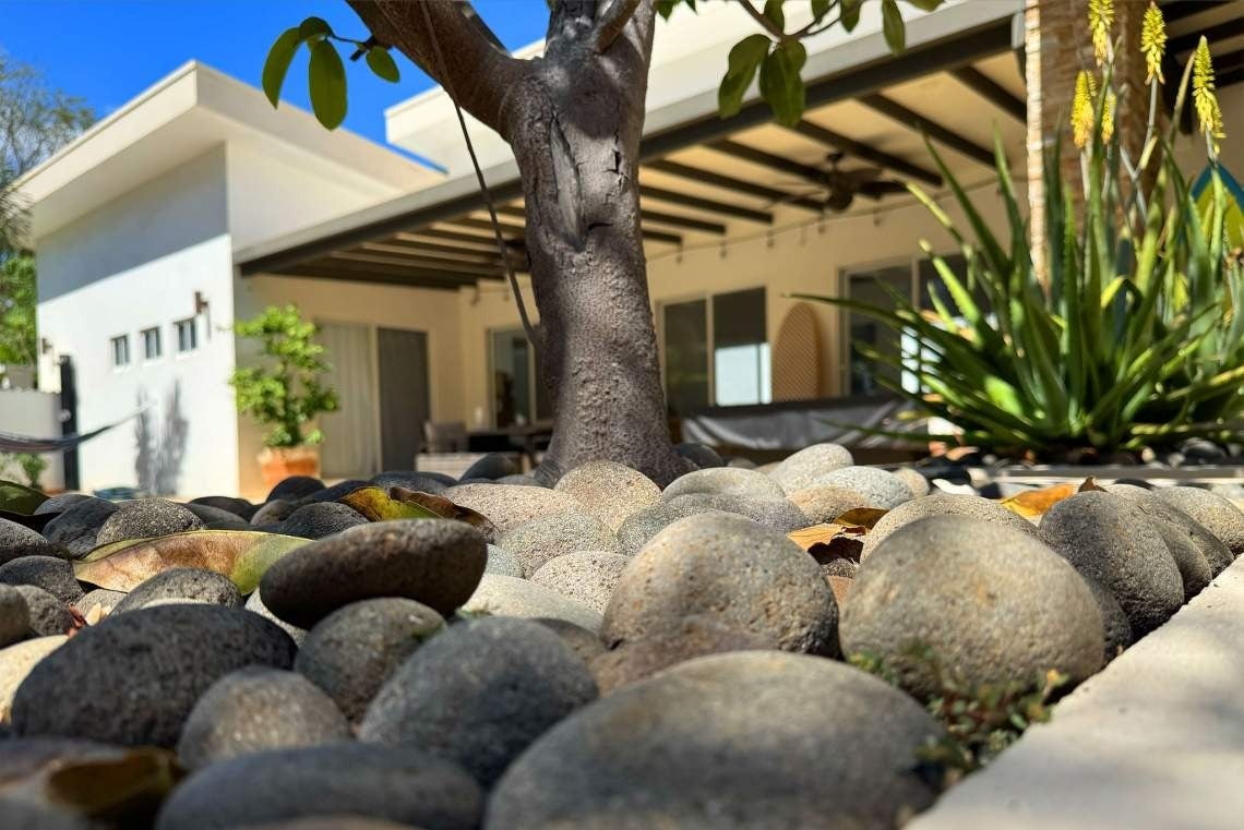 Modern Surfside Pool Home — photo 16 of 19