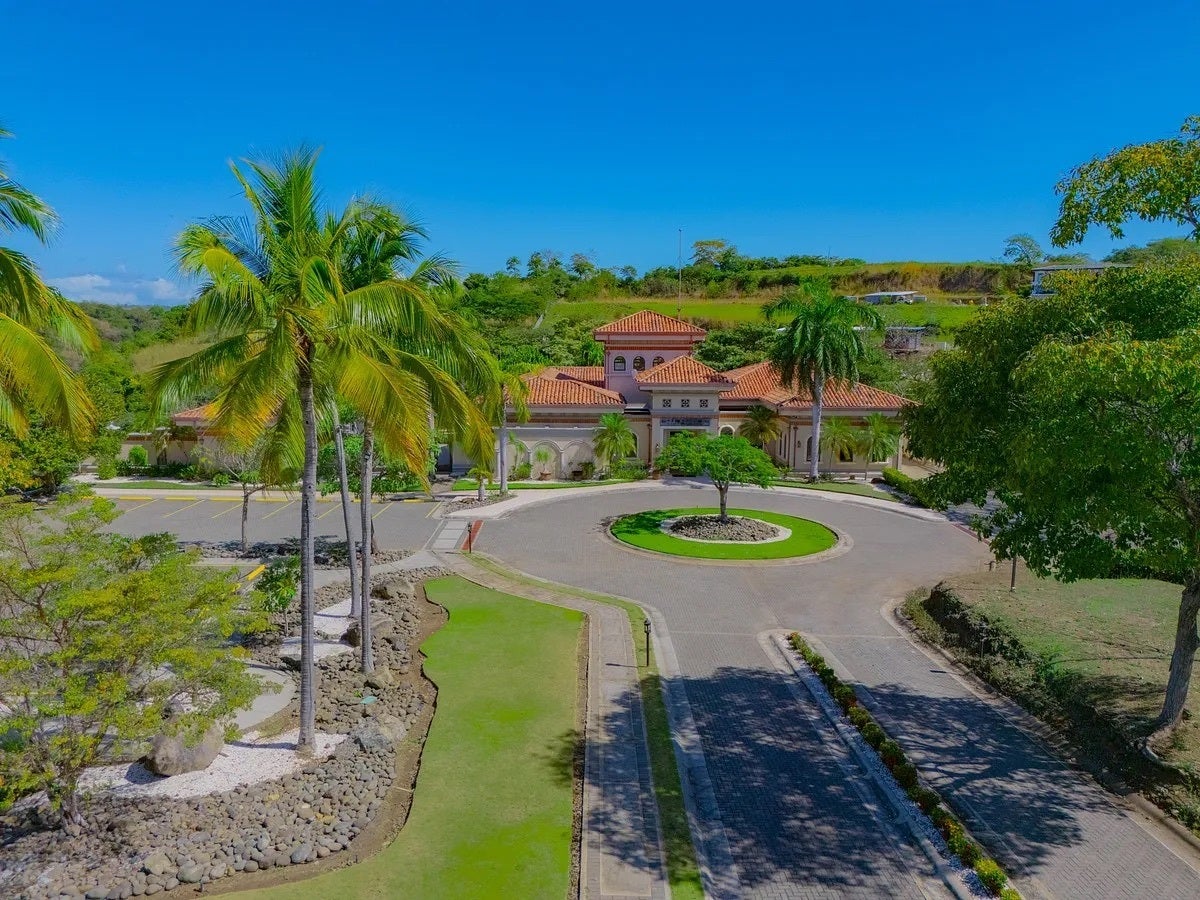 Cul-De-Sac Ocean View Lot — photo 9 of 19