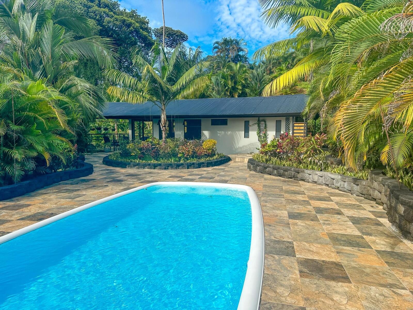 Jungle Home With River Waterfall, Ojochal, Bahia Ballena, Osa, Puntarenas, Costa Rica 60504
