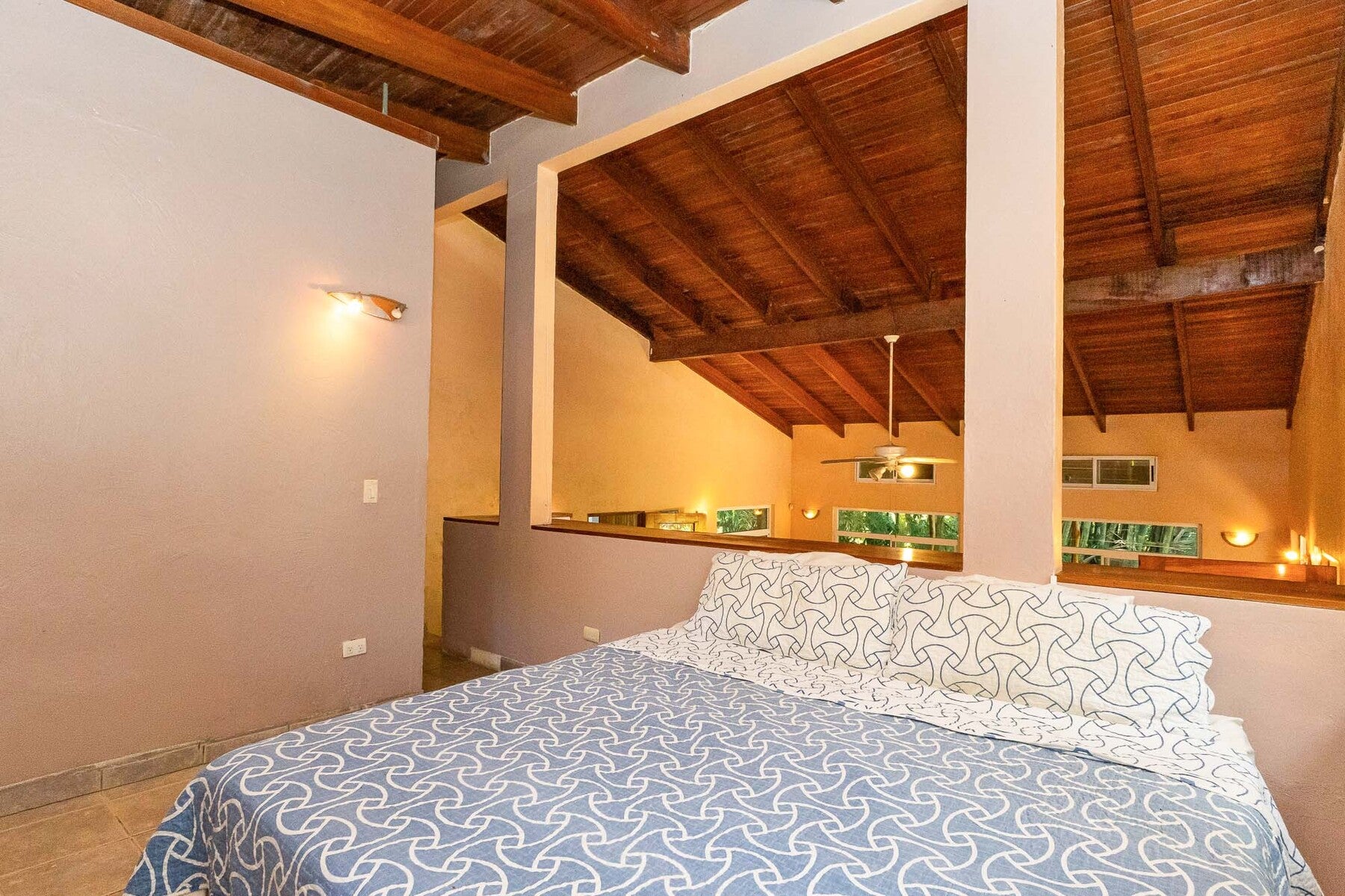 Jungle Villa — photo 12 of 14