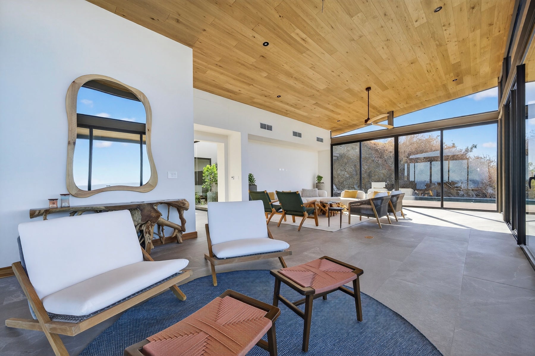 Luxury Hilltop Villa with Ocean Views — photo 3 of 19