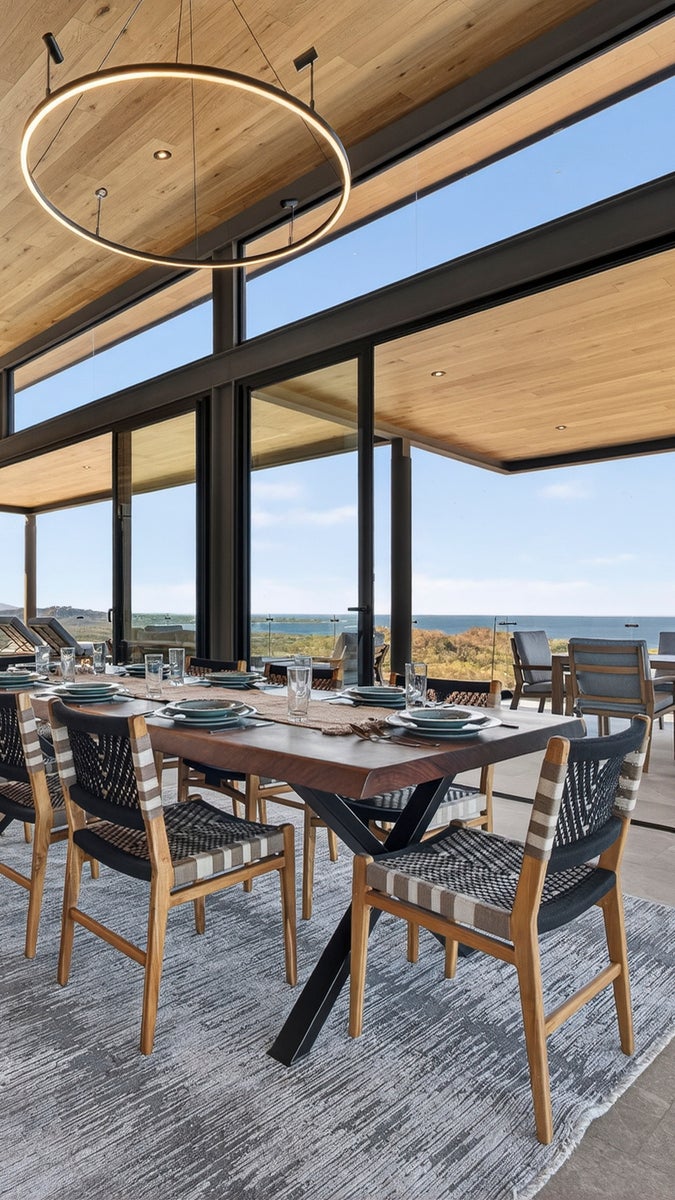 Luxury Hilltop Villa with Ocean Views — photo 14 of 19
