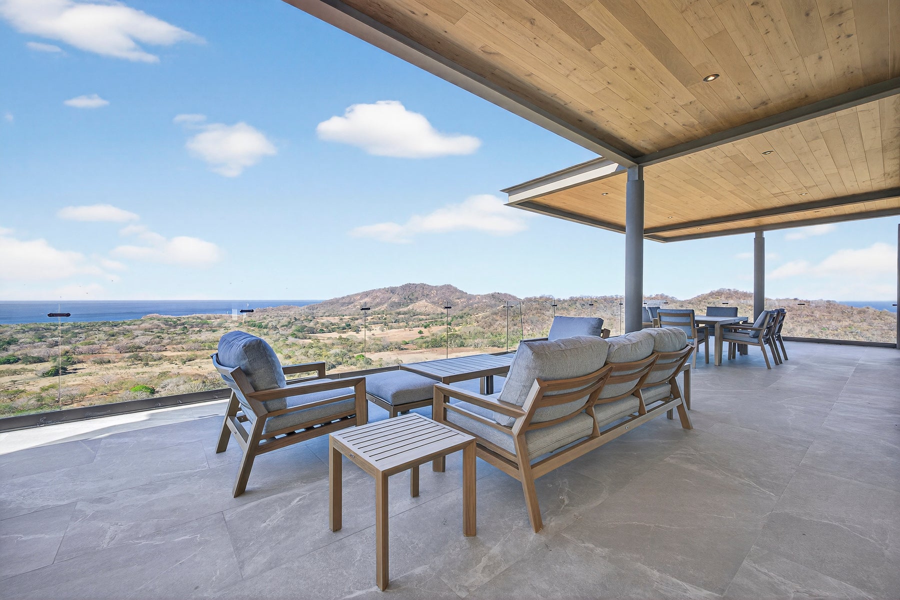 Luxury Hilltop Villa with Ocean Views — photo 19 of 19