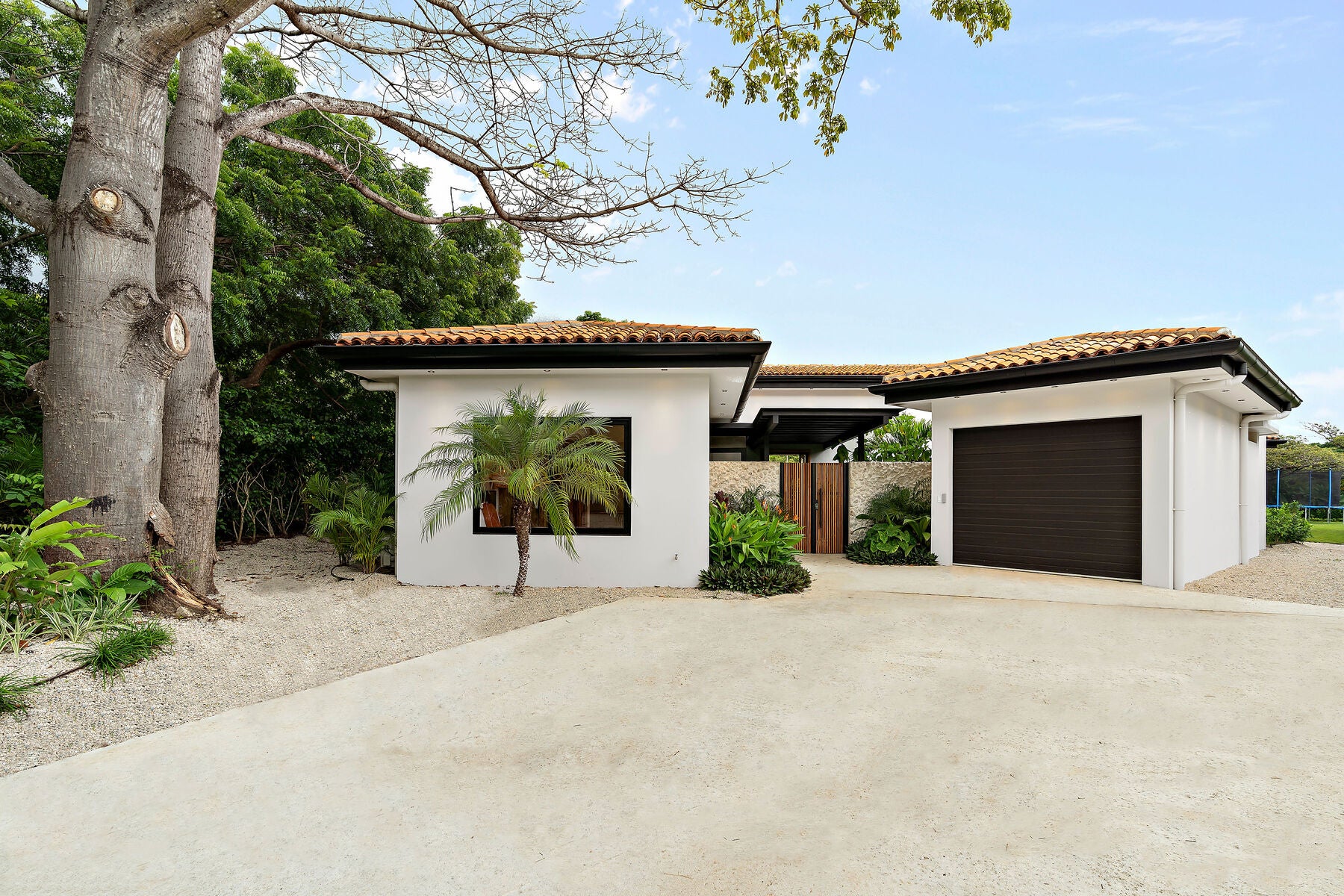 Private Luxury Retreat — photo 3 of 19