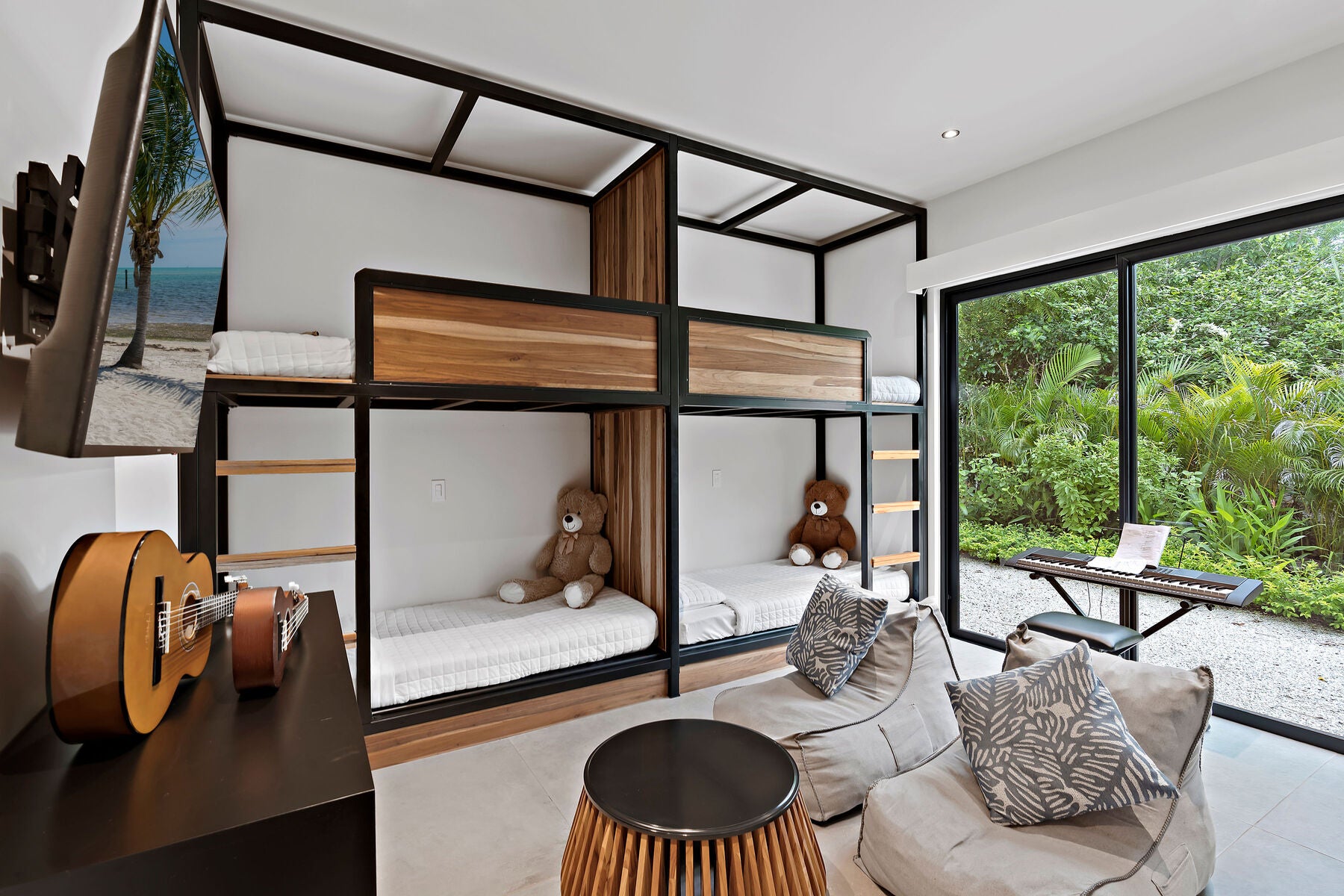 Private Luxury Retreat — photo 14 of 19