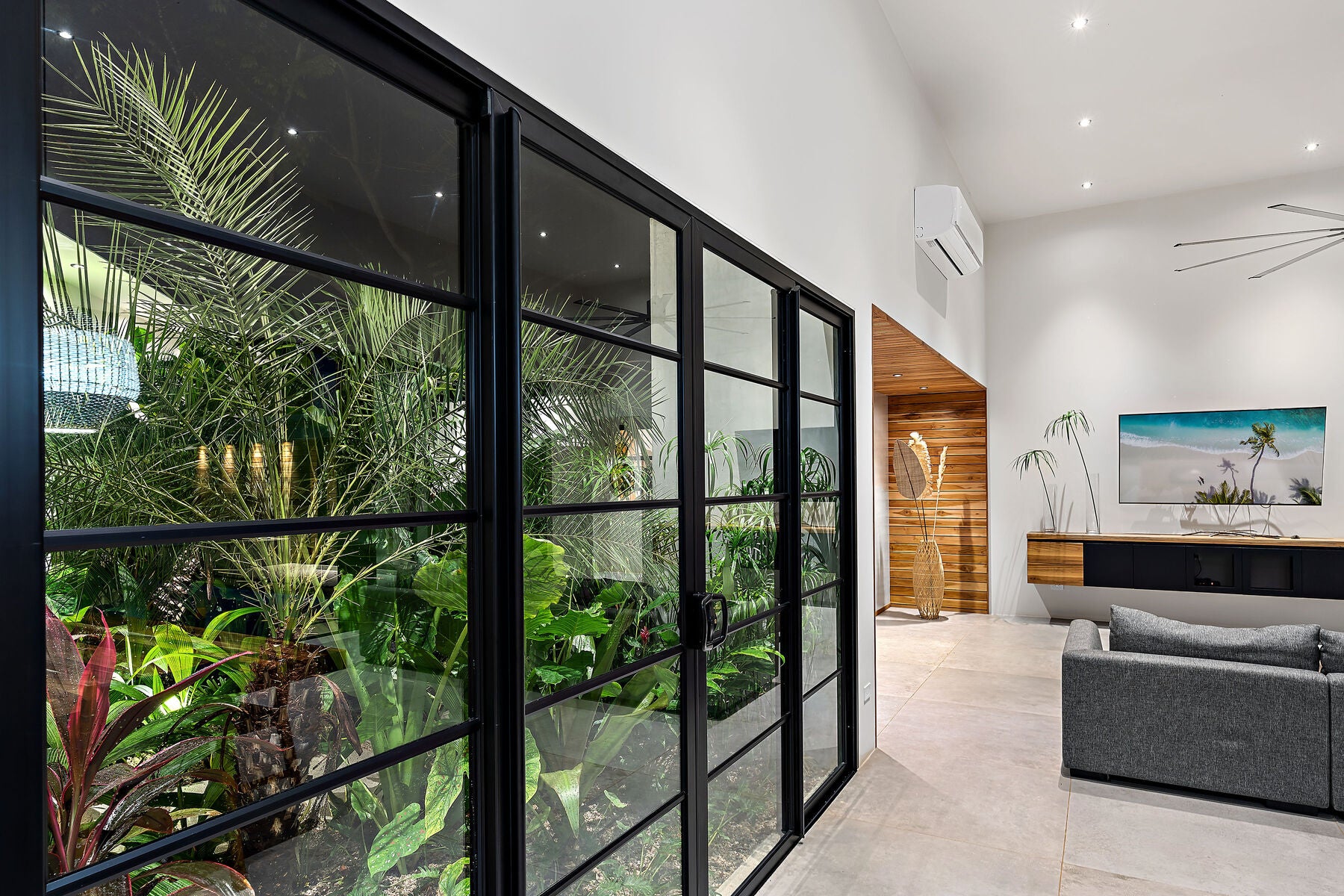 Private Luxury Retreat — photo 5 of 19