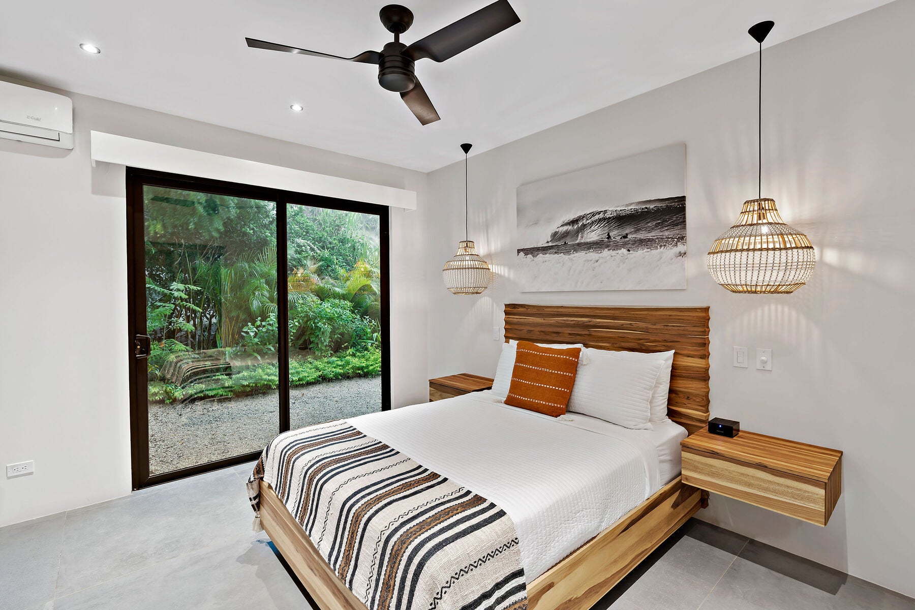 Private Luxury Retreat — photo 11 of 19