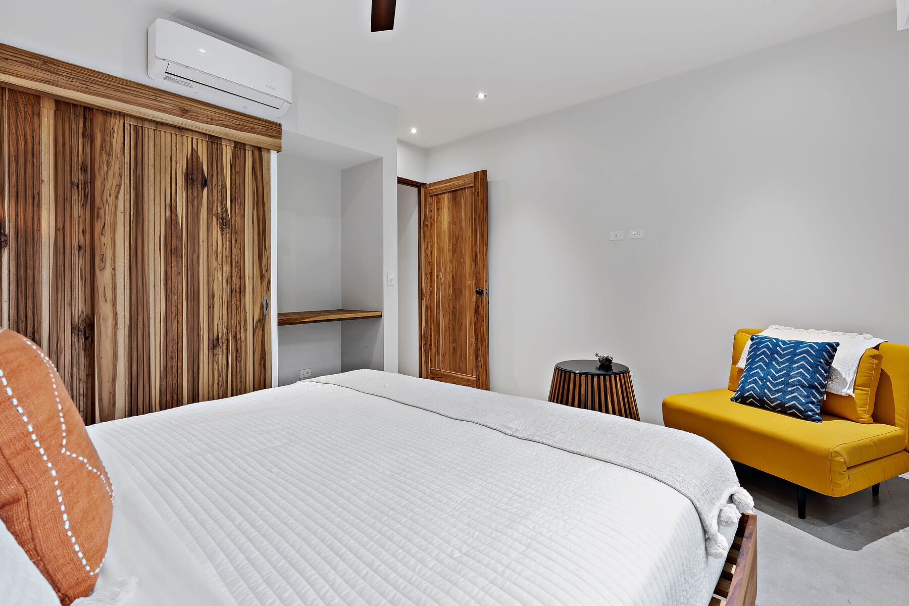 Private Luxury Retreat — photo 18 of 19