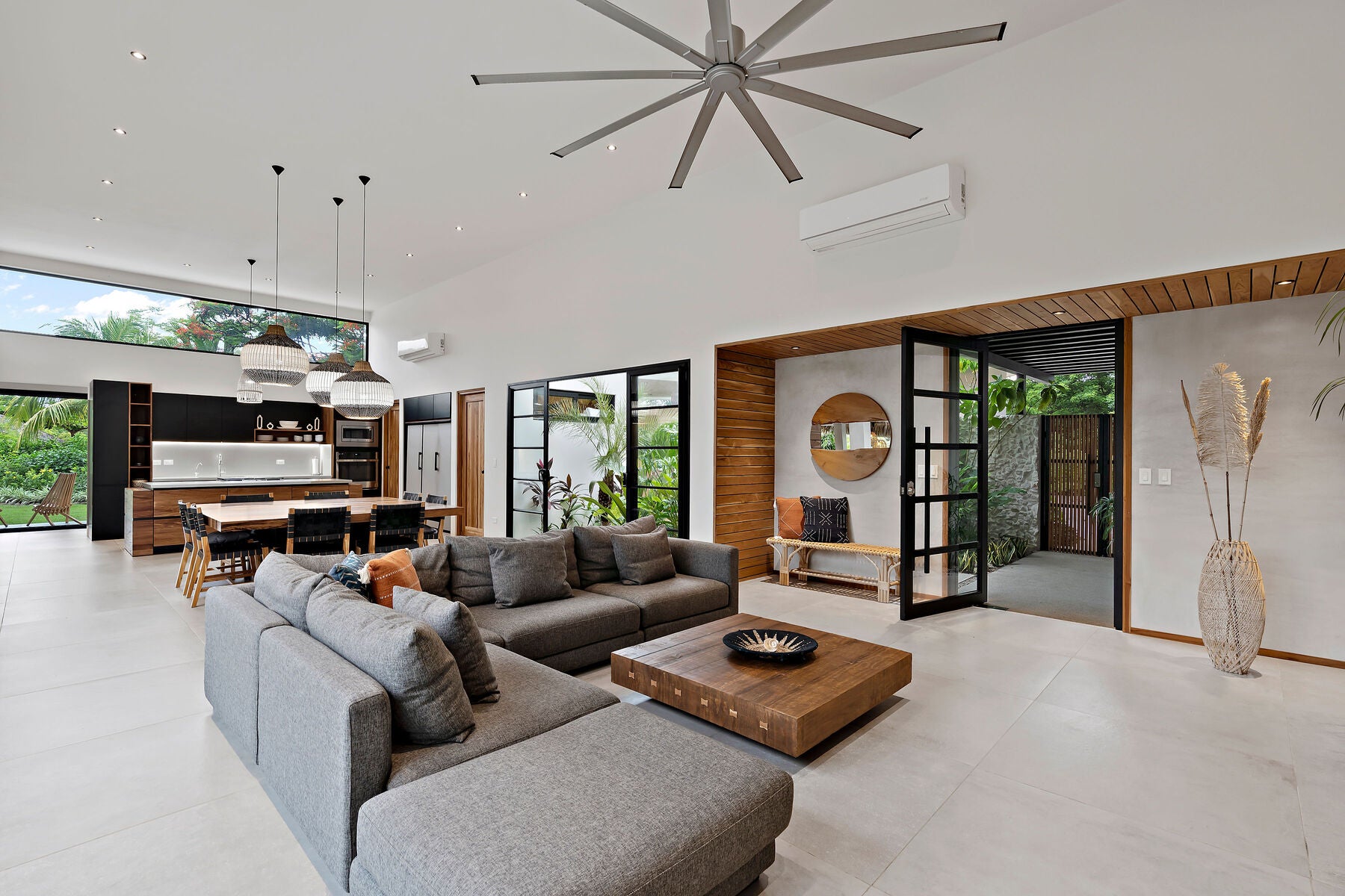 Private Luxury Retreat — photo 10 of 19