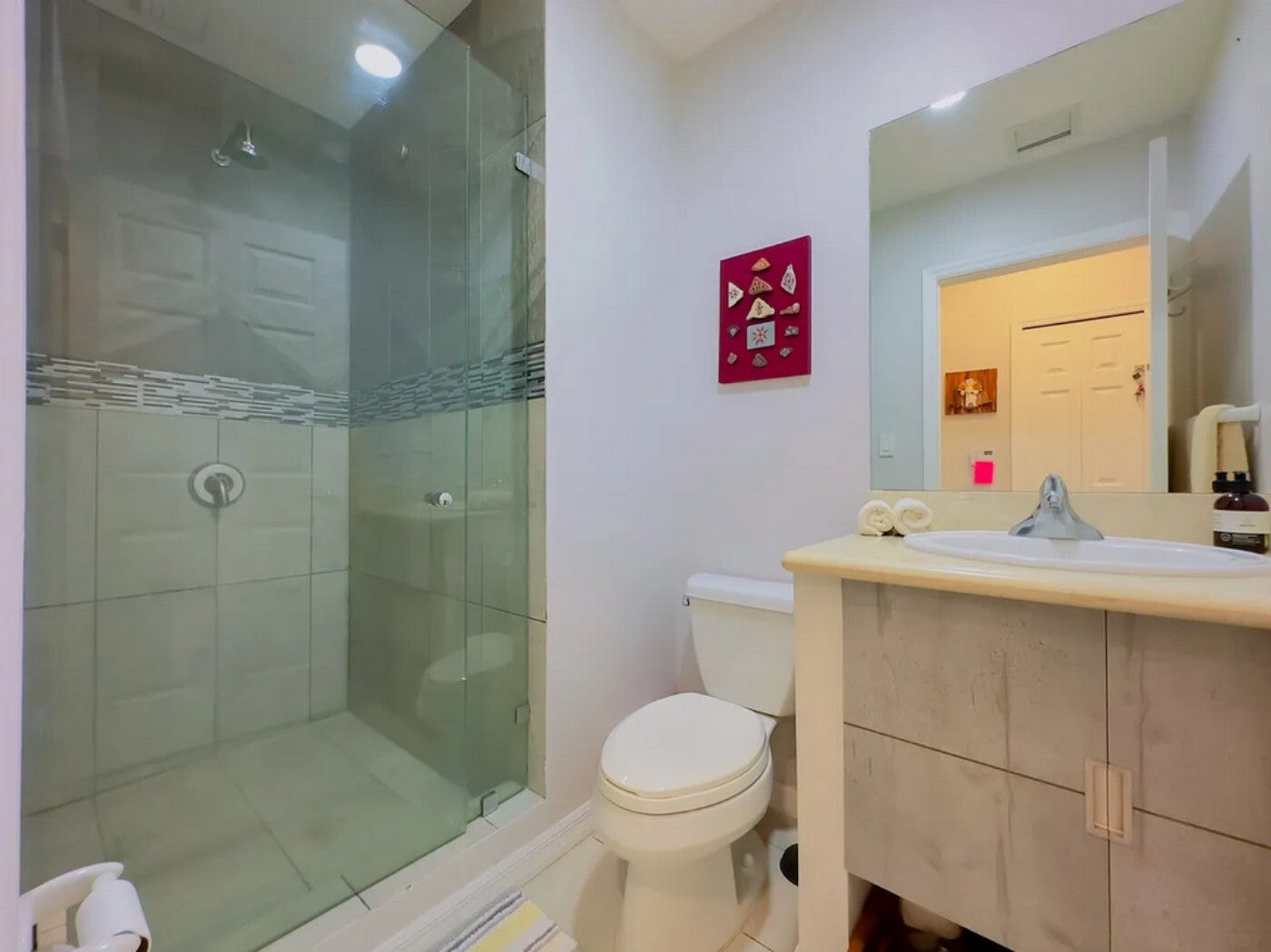 Renovated Two Bedroom Condo Overlooking the Lifestyle Pool — photo 7 of 12