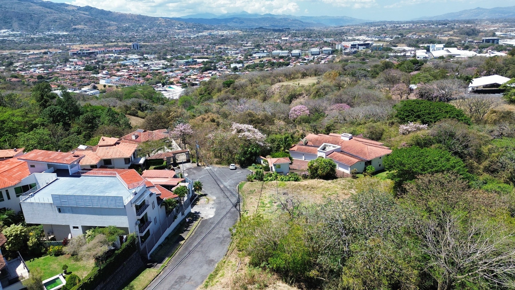 Guachipelin North  Prime Residential Lot in Quiet Cul-de-Sac Location — photo 6 of 9