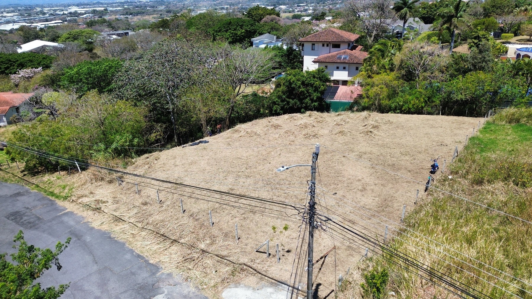 Guachipelin North  Prime Residential Lot in Quiet Cul-de-Sac Location — photo 8 of 9