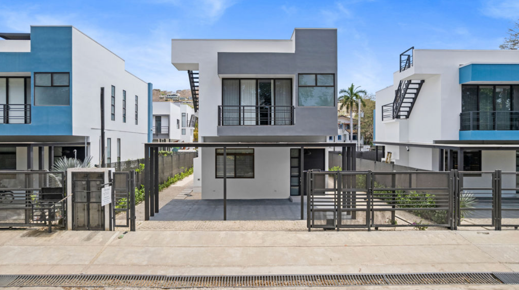 New Modern Villa Steps from the Beach in Playas del Coco, #2 — photo 2 of 14