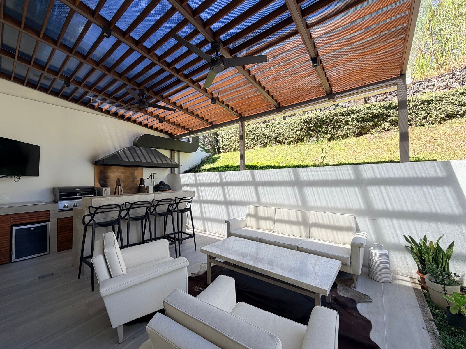 Vía Horizonte modern home — photo 2 of 18