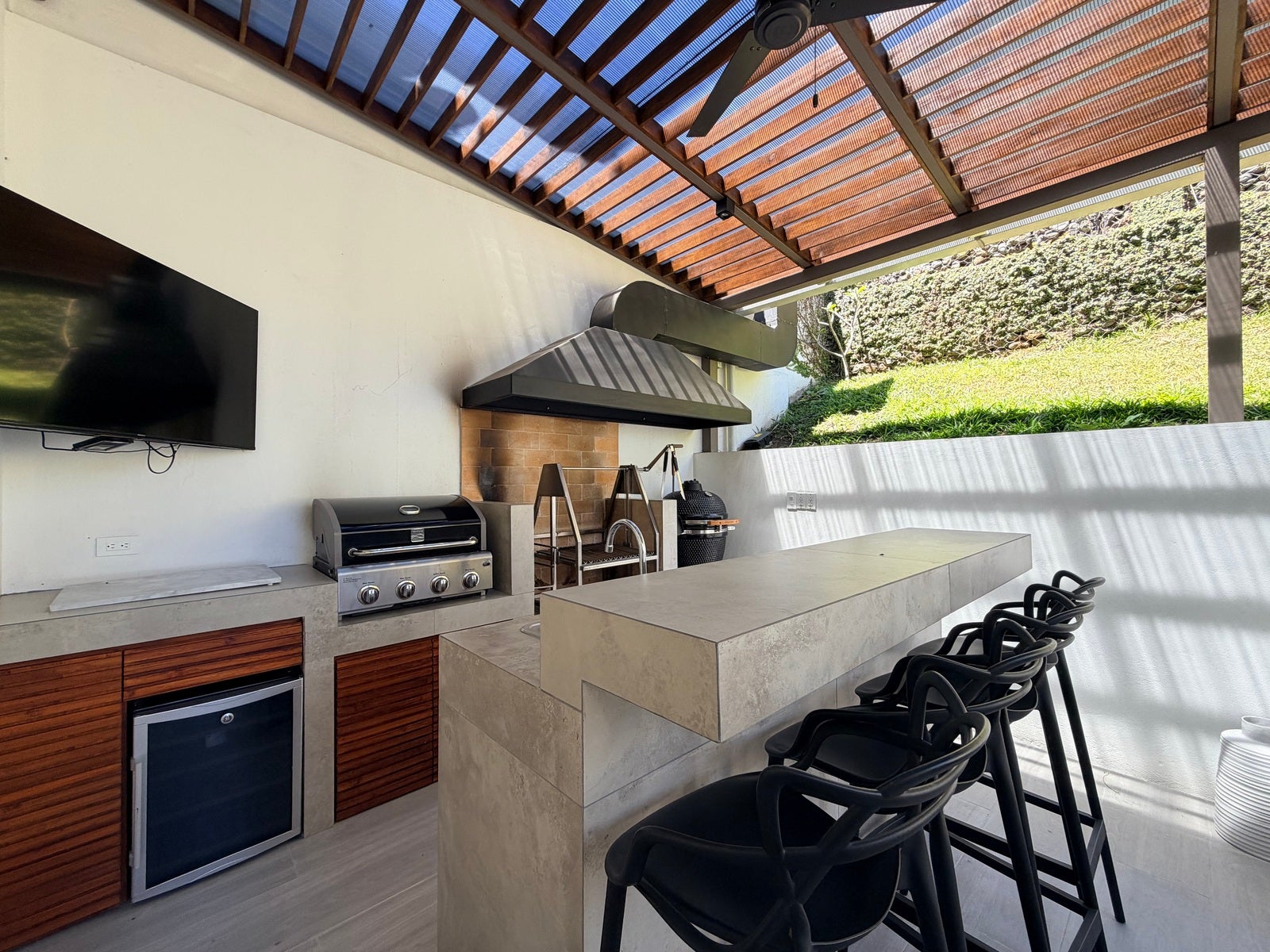 Vía Horizonte modern home — photo 8 of 18