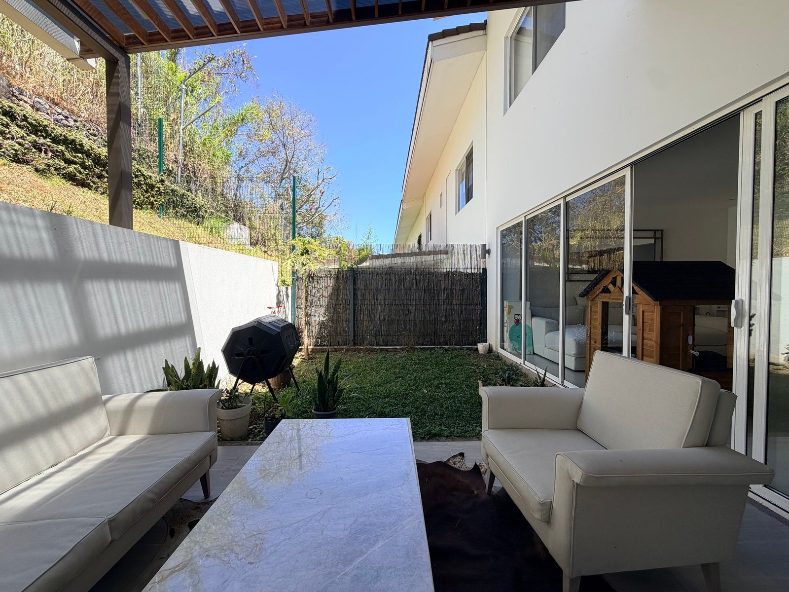 Vía Horizonte modern home — photo 9 of 18