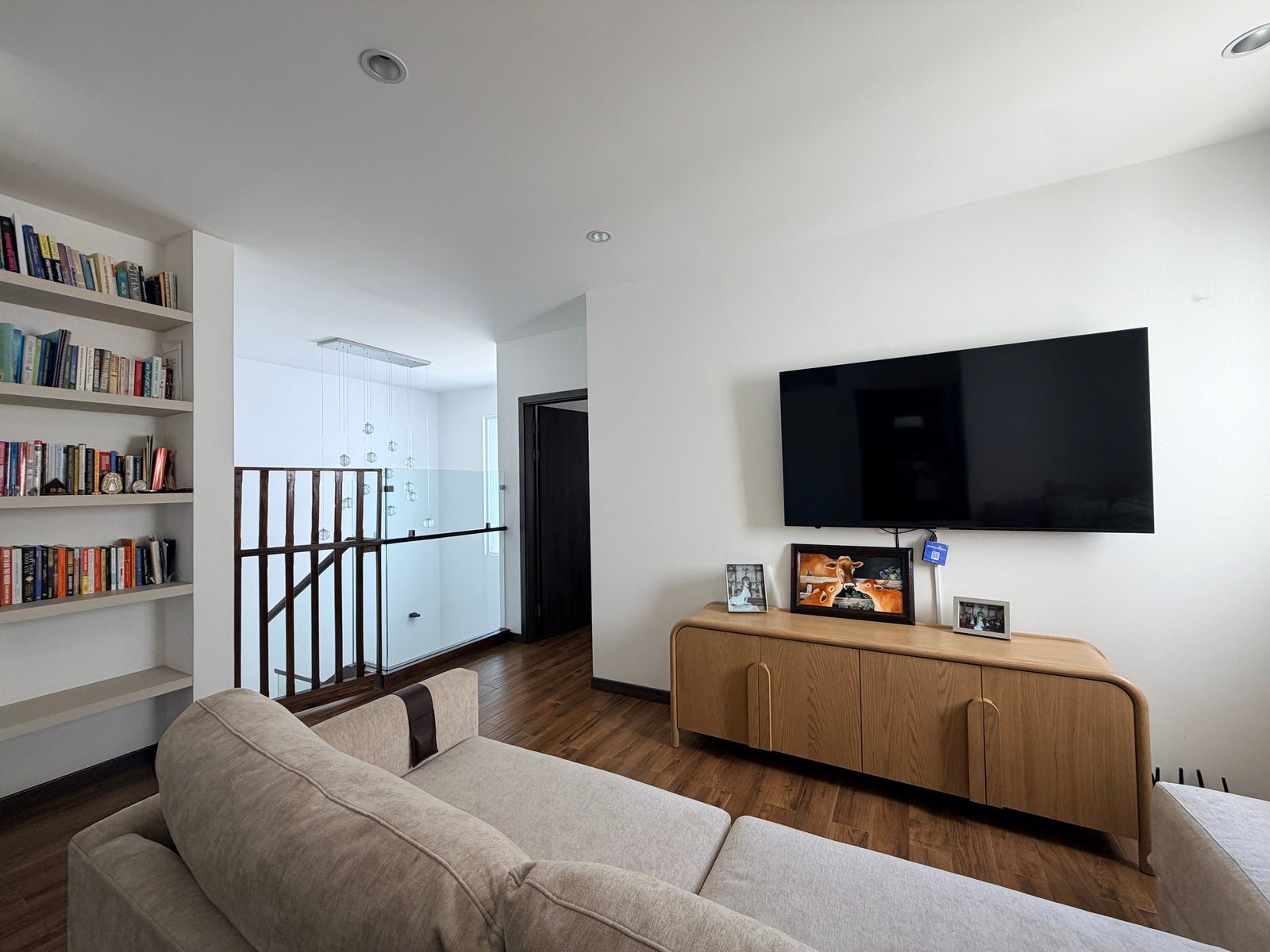 Vía Horizonte modern home — photo 10 of 18