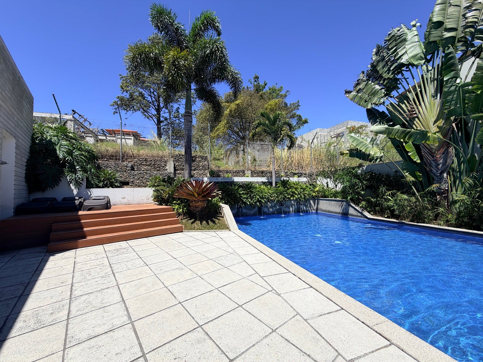 Vía Horizonte modern home — photo 18 of 18