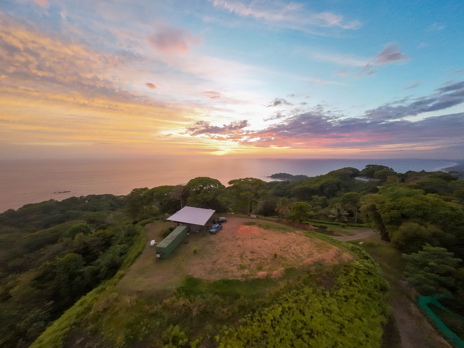 Luxury Hilltop Estate — photo 2 of 11